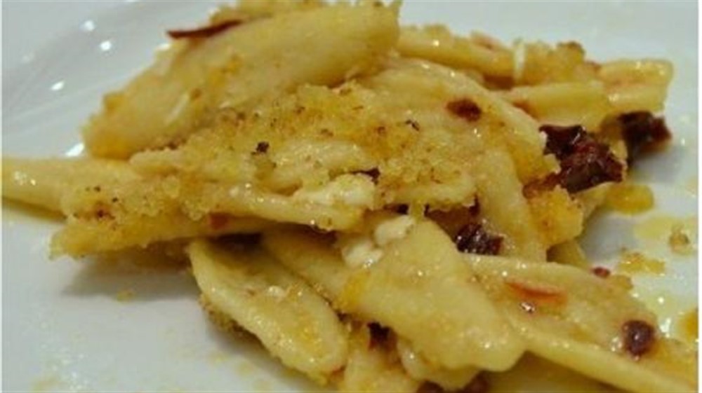 Peperoni cruschi con mollica di pane