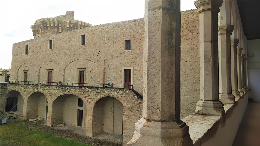 Barile: La leggenda della Madonna di Costantinopoli. 